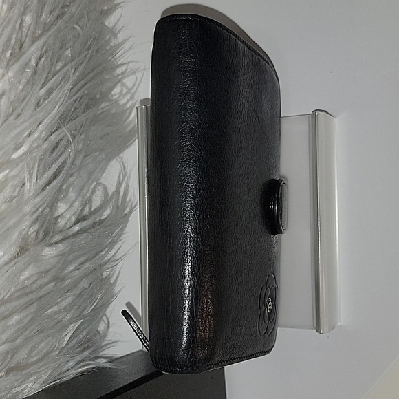 Chanel Camilla Flower Embossed Wallet - Picture 11 of 11